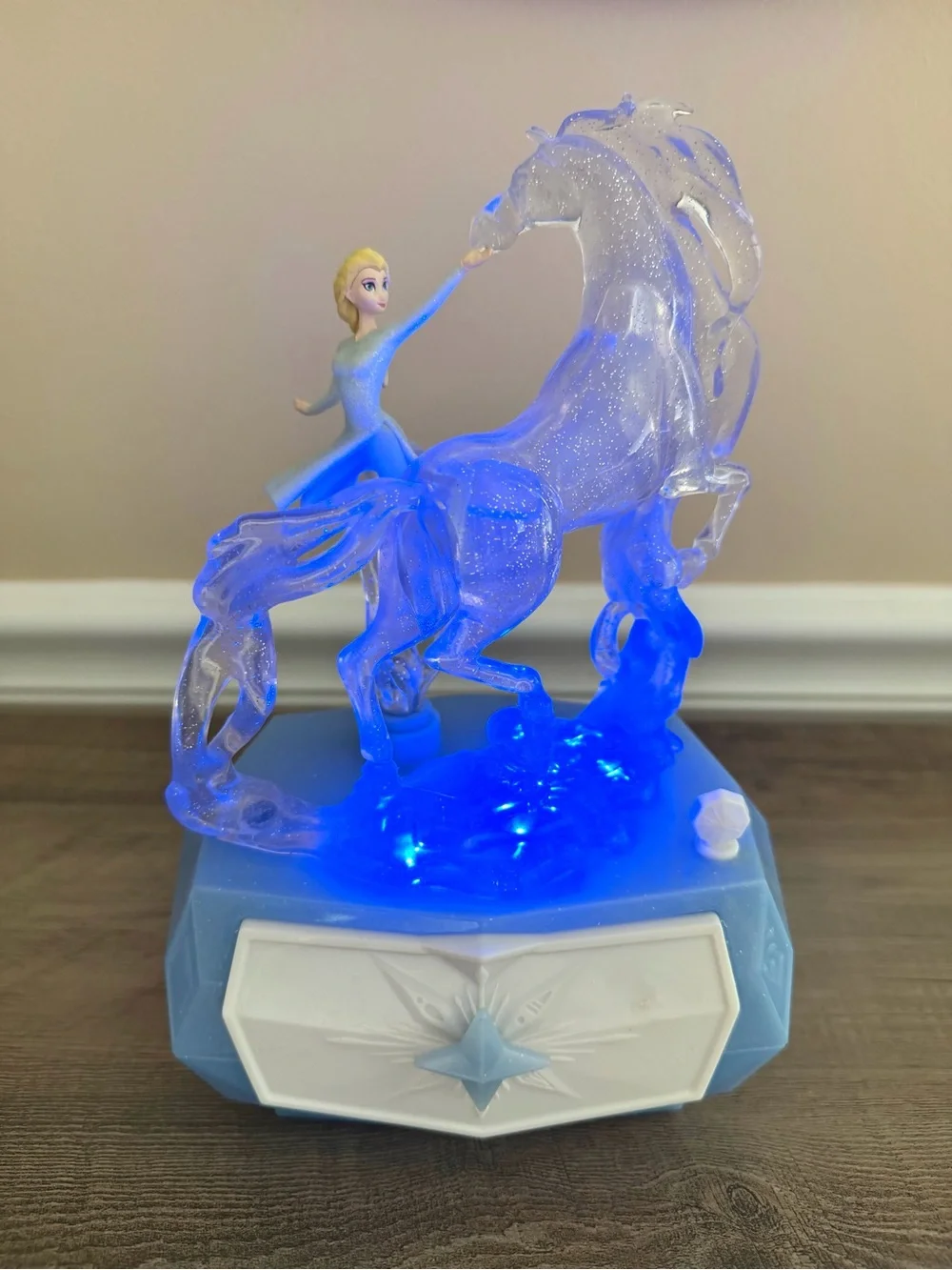 Disney Elsa Light-Up Musical Jewelry Box